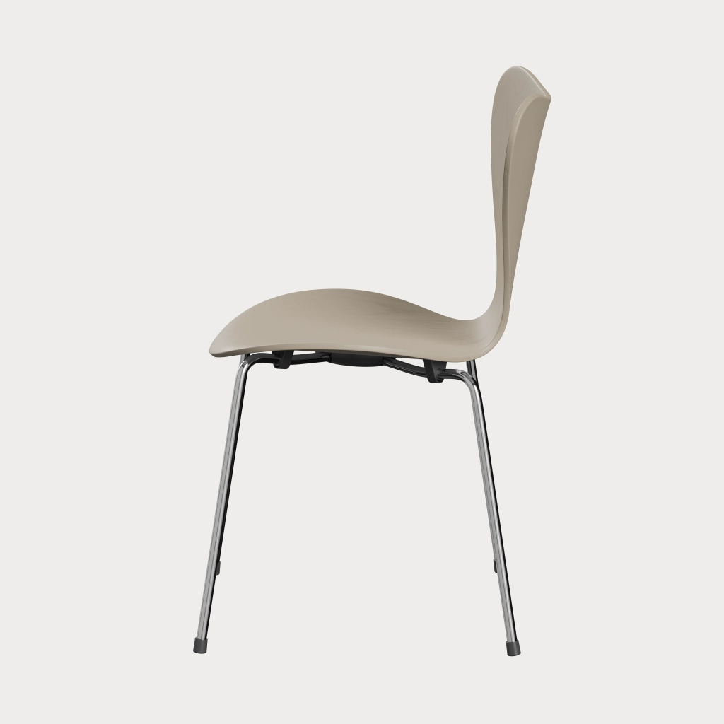 Sedia girevole Fritz Hansen Series 7 3117-fully