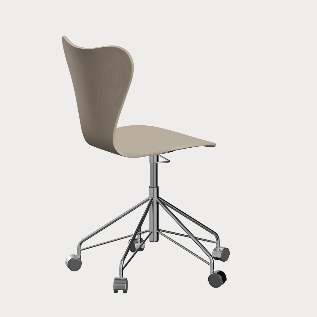 Fritz hansen seven online chair