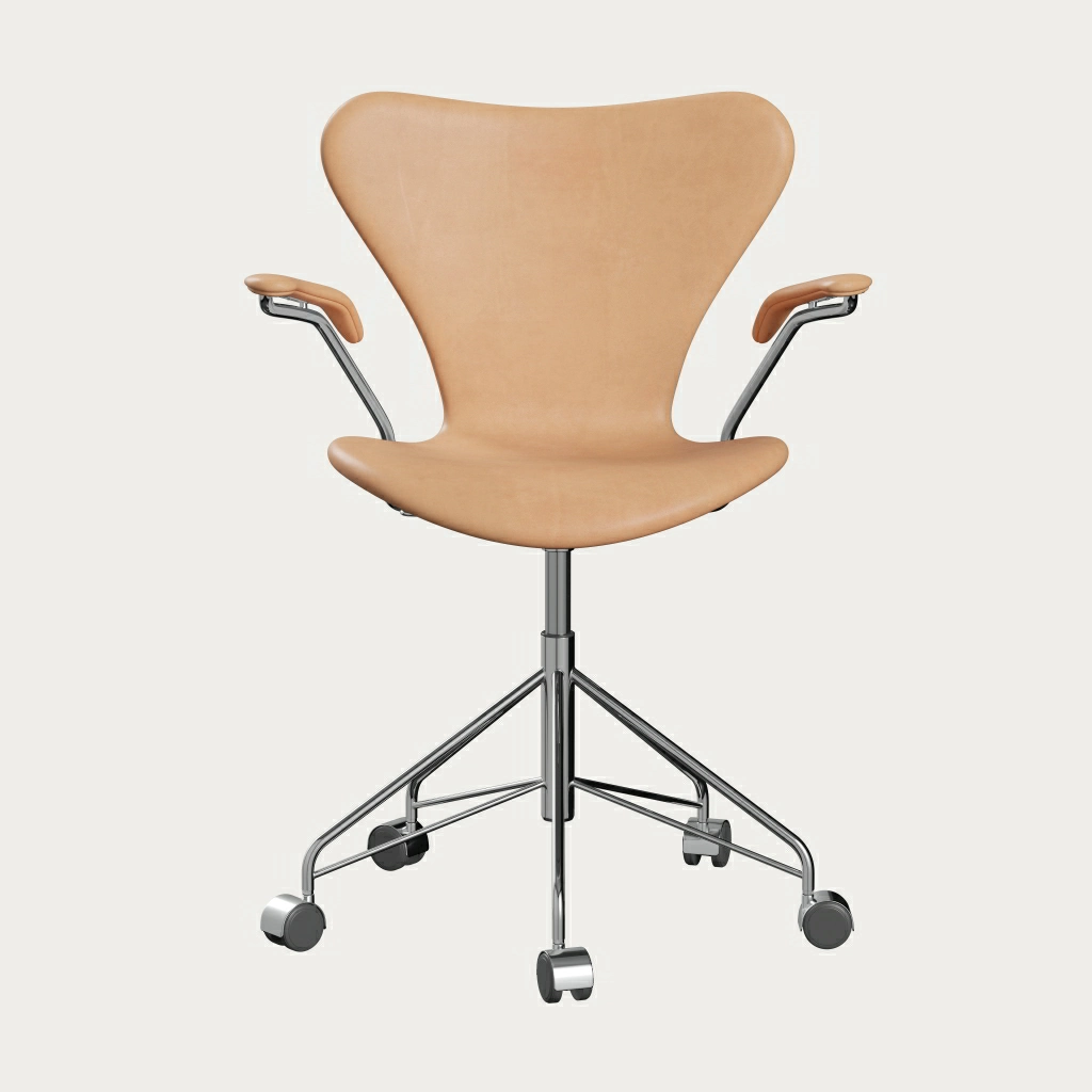 Serie 7 3217 fuldpolstret kontorstol af Arne Jacobsen Fritz Hansen