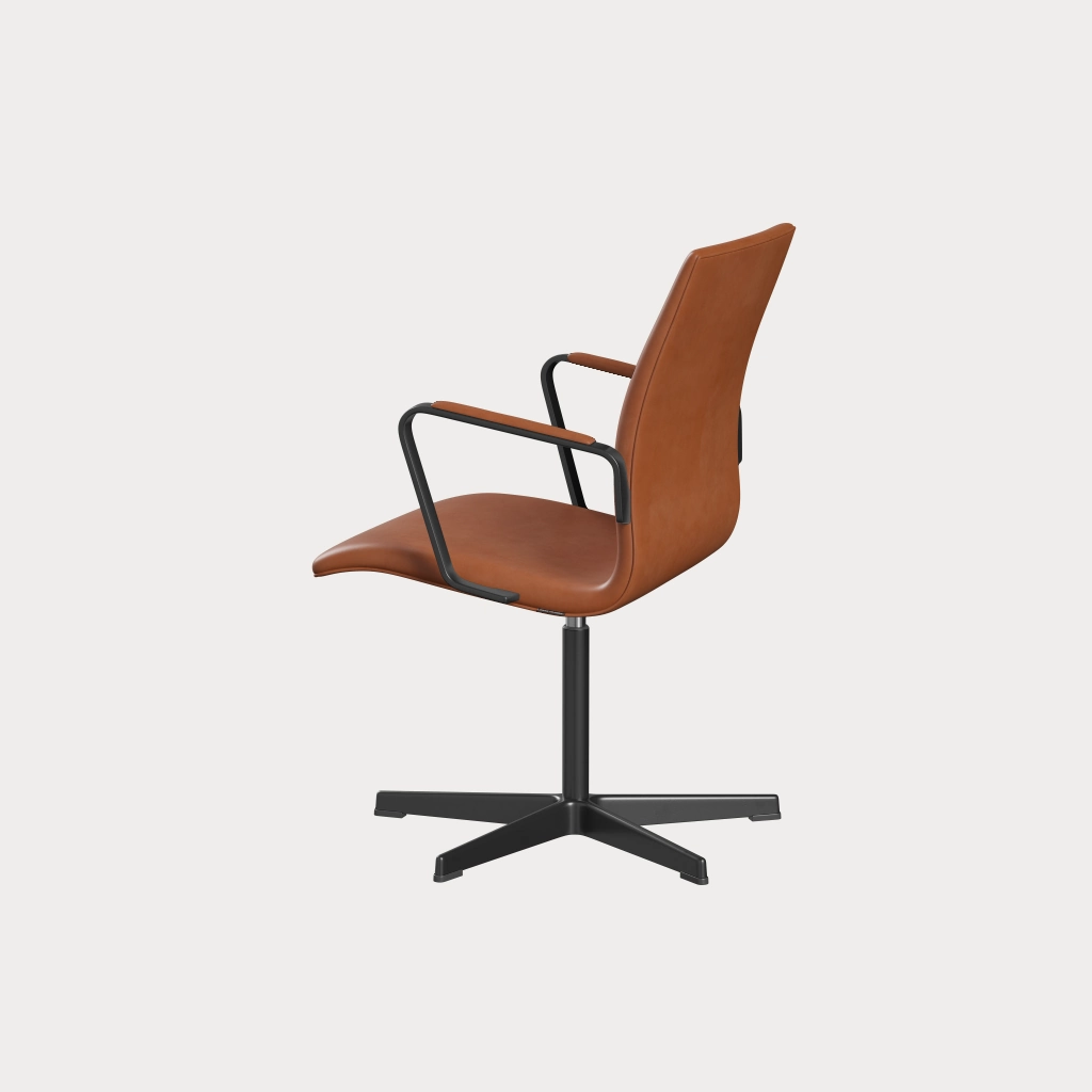 Oxford low back desk chair by Arne Jacobsen for Fritz Hansen