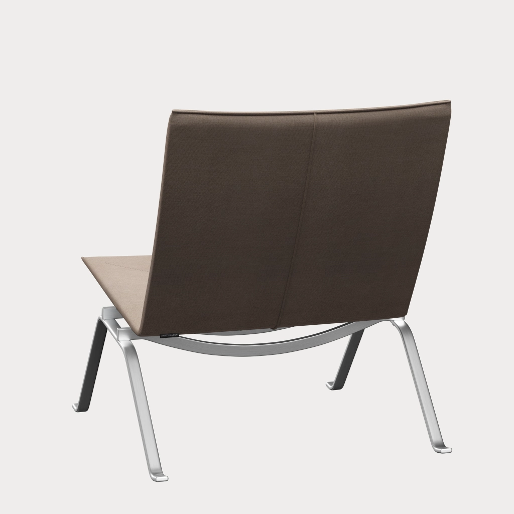 PK22™ chair in leather designed by Poul Kjærholm - Fritz Hansen