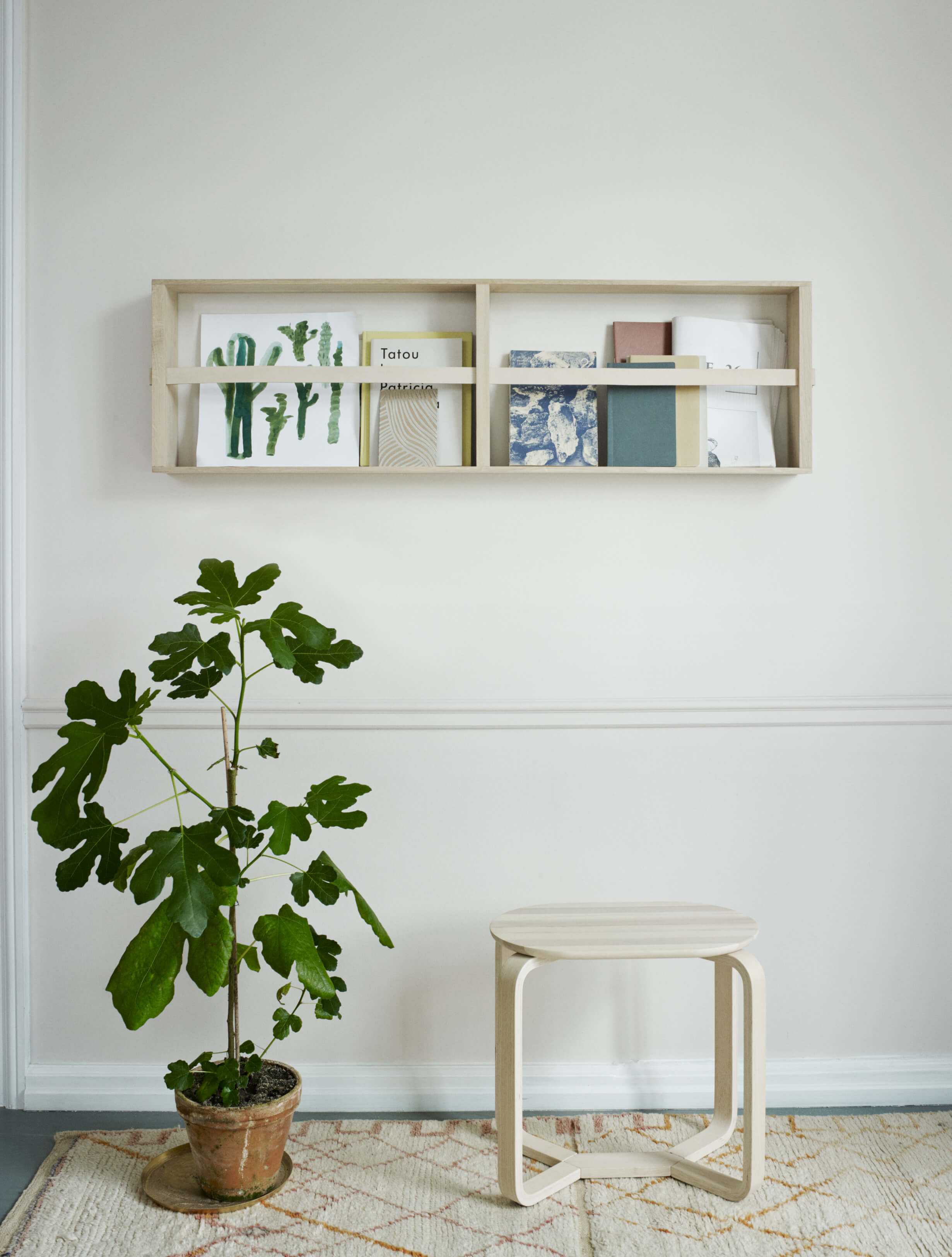 Norr Magazine Holder